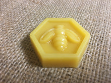Load image into Gallery viewer, Beeswax Wrap Pucks